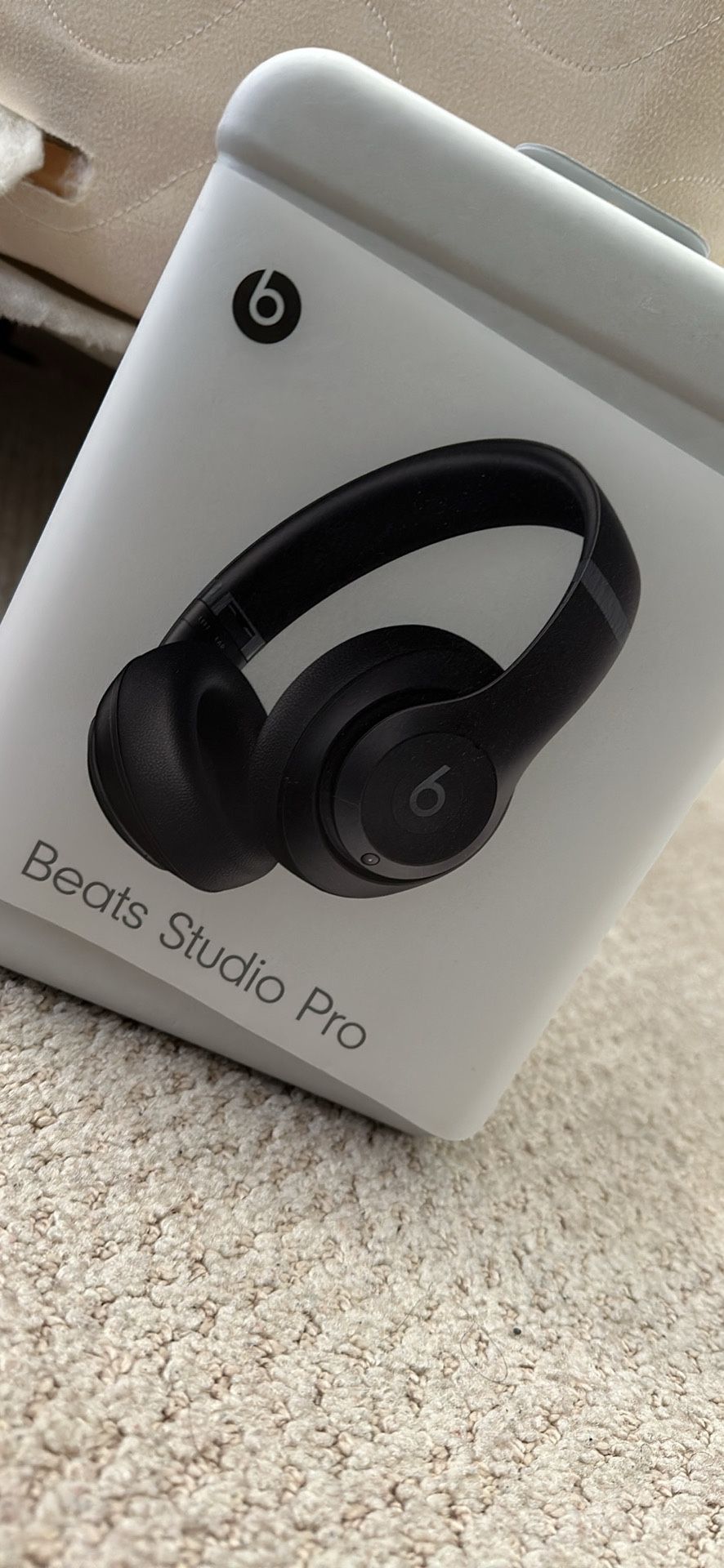 Apple Beats Studio Pro