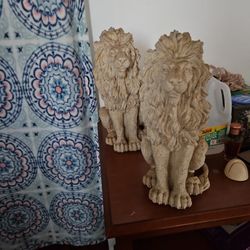 Beautiful Sixteen inch lion statues