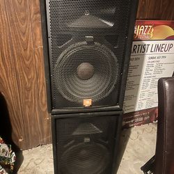 JBL JRX100 PA Speakers (Pair) + Stands – Great Condition 🔊
