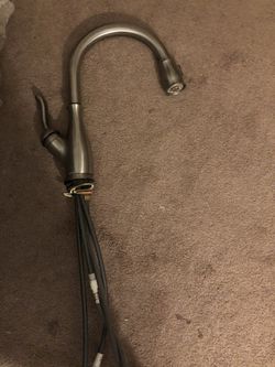 Kitchen single handle pull down faucet