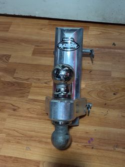 Used Trimax Razor 8" Aluminum RP Adjustable Hitch with 2” and 2-5/16” hitch balls in Good Condition