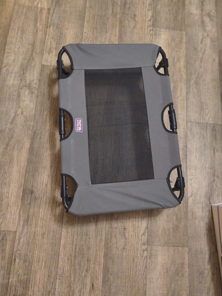 Med Size Elevated Dog Bed