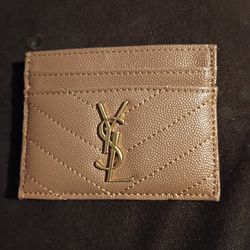 Saint Laurent
YSL Monogram Card Case in Grained Leather