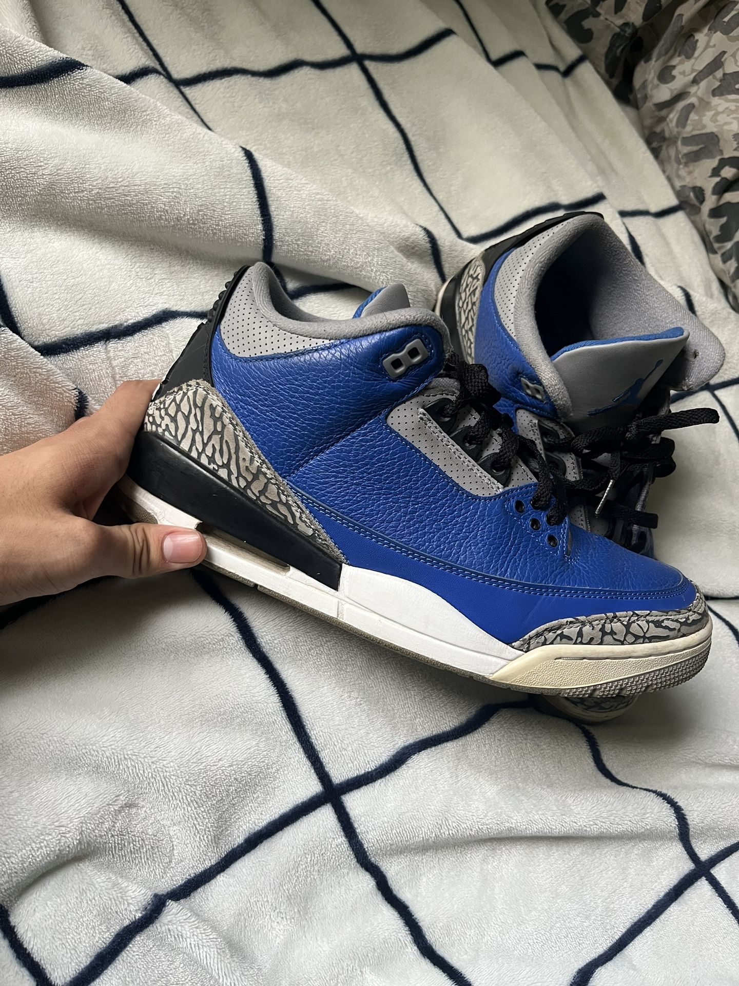 Air Jordan 3 Retro ‘Varsity Royal’
