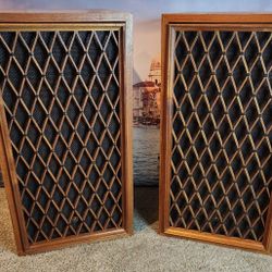 Pioneer CS-66E   3-way, 2-driver vintage bookshelf loudspeaker
