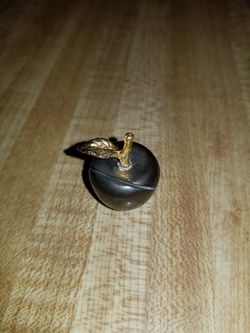 Vintage Solid Apple Place Card Holder With Gold Stem