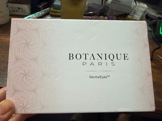 BOTANIQUE PARIS RevitalEyes - Under Eye Red Light Therapy Device + EMS - Dark Circles & Puffiness - Brand New in Box (Pink) New