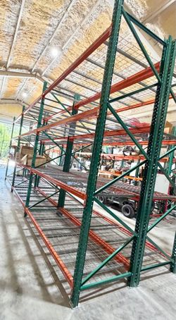 Shelving/ pallet racks
