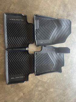 Like New Hyundai Elantra All Weather Mats