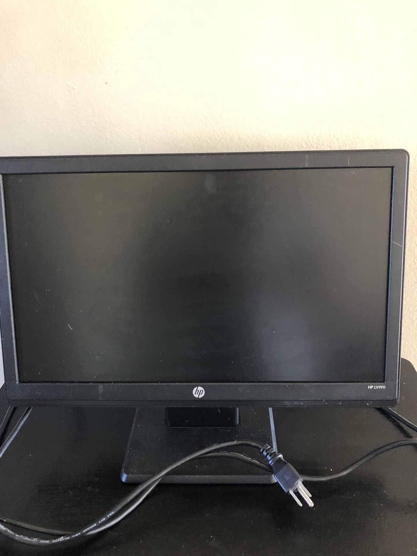 HP Computer Monitor 18.5”