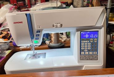 Janome Skyline S5 Sewing Machine