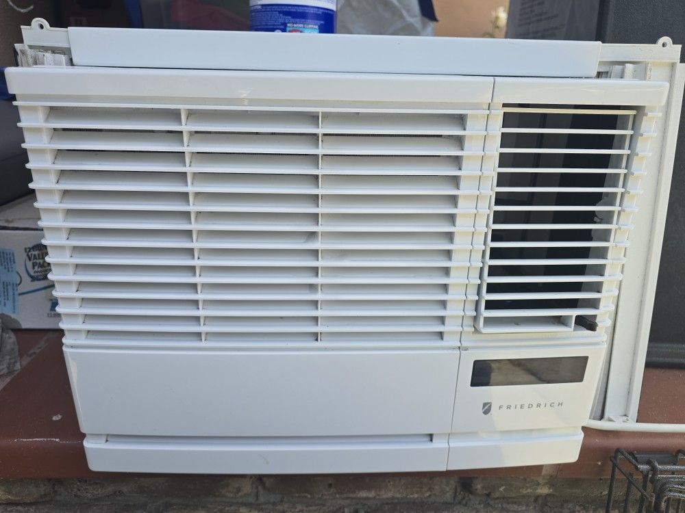 Friedrich Window Air Conditioner AC 8000 BTU