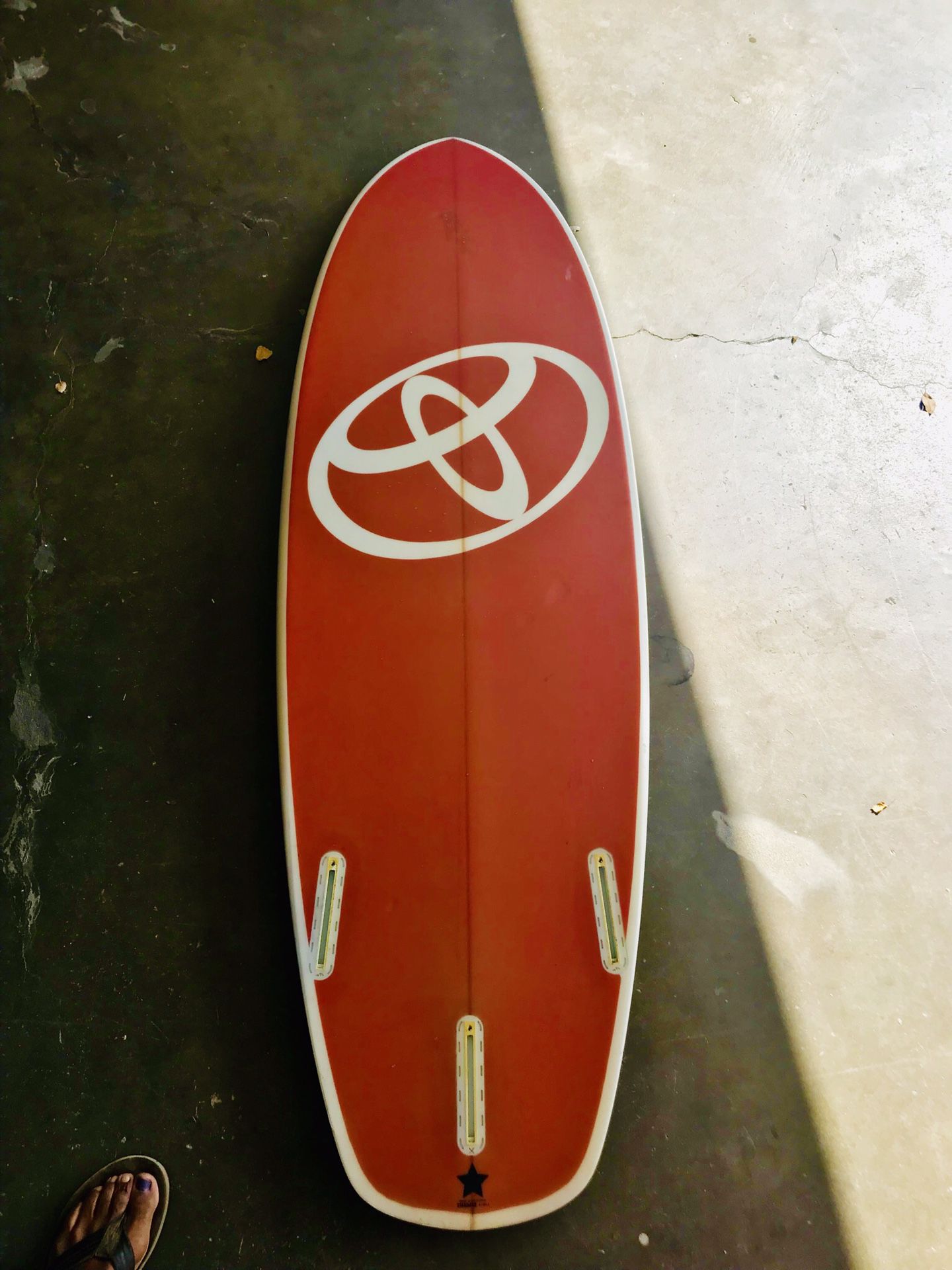 DHD surfboard like new