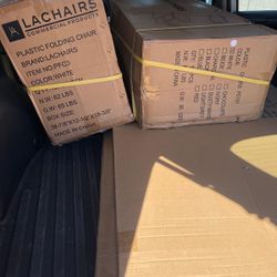 Box Of 10 White Folding Plastic Chairs Caja De 10 Sillas Plegables De Plástico Blancas 