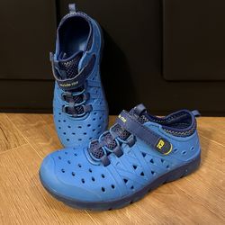 Stride Rite: Made 2 Play: water shoes blue size 12