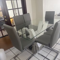 Almost New Dining Table Set 