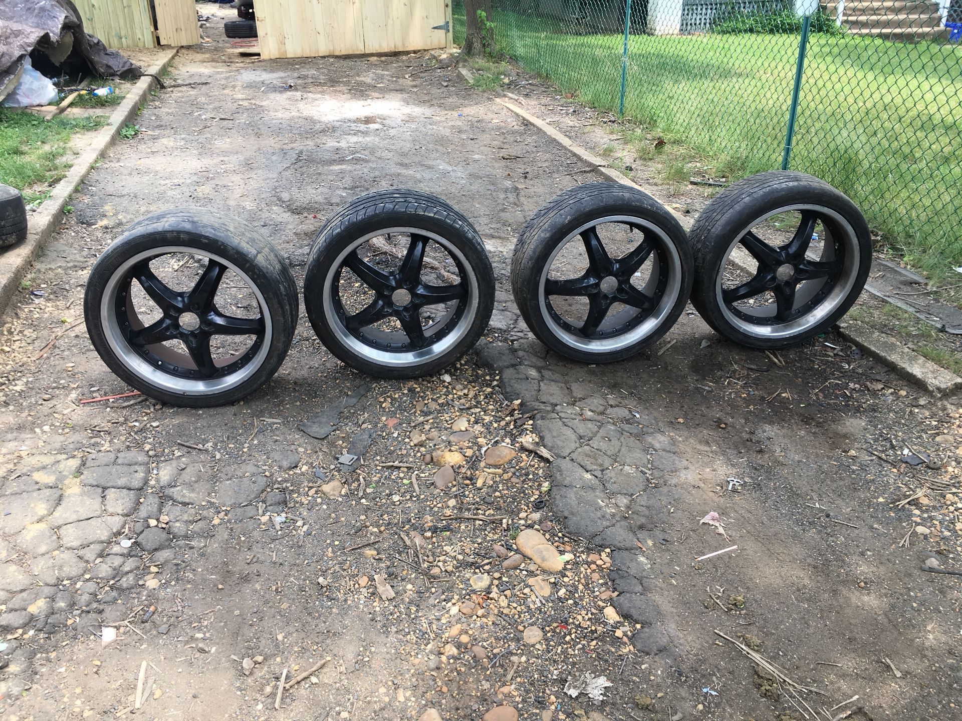 Selling my 20 5 lugs good set of rims tires are good