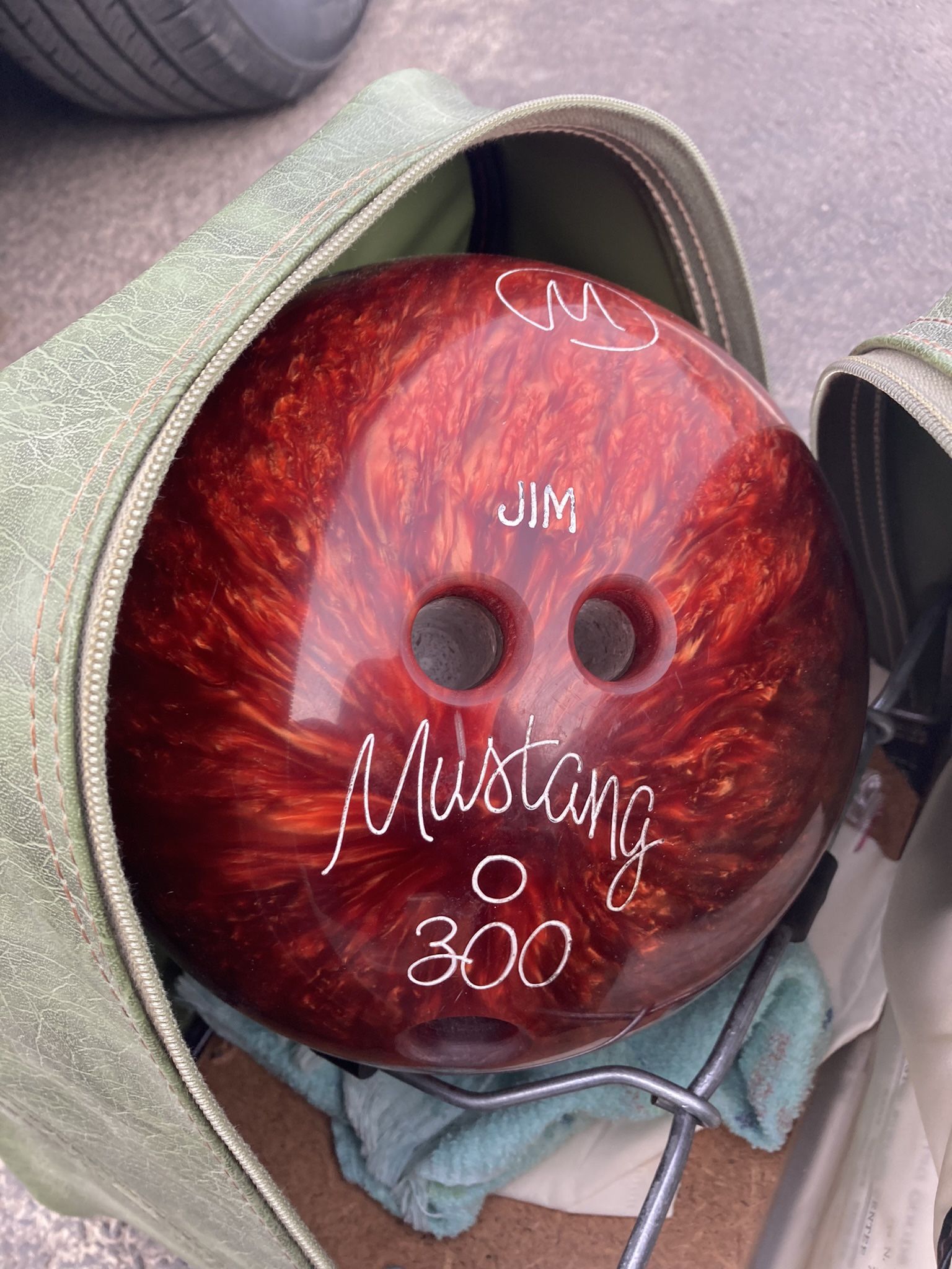 mustang vintage beautiful red bowling ball - bag not included