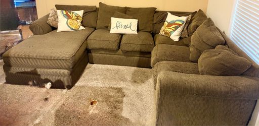 FREE Large 4-Piece Sectional Sofa ONLY SERIOUS INQUIRIES