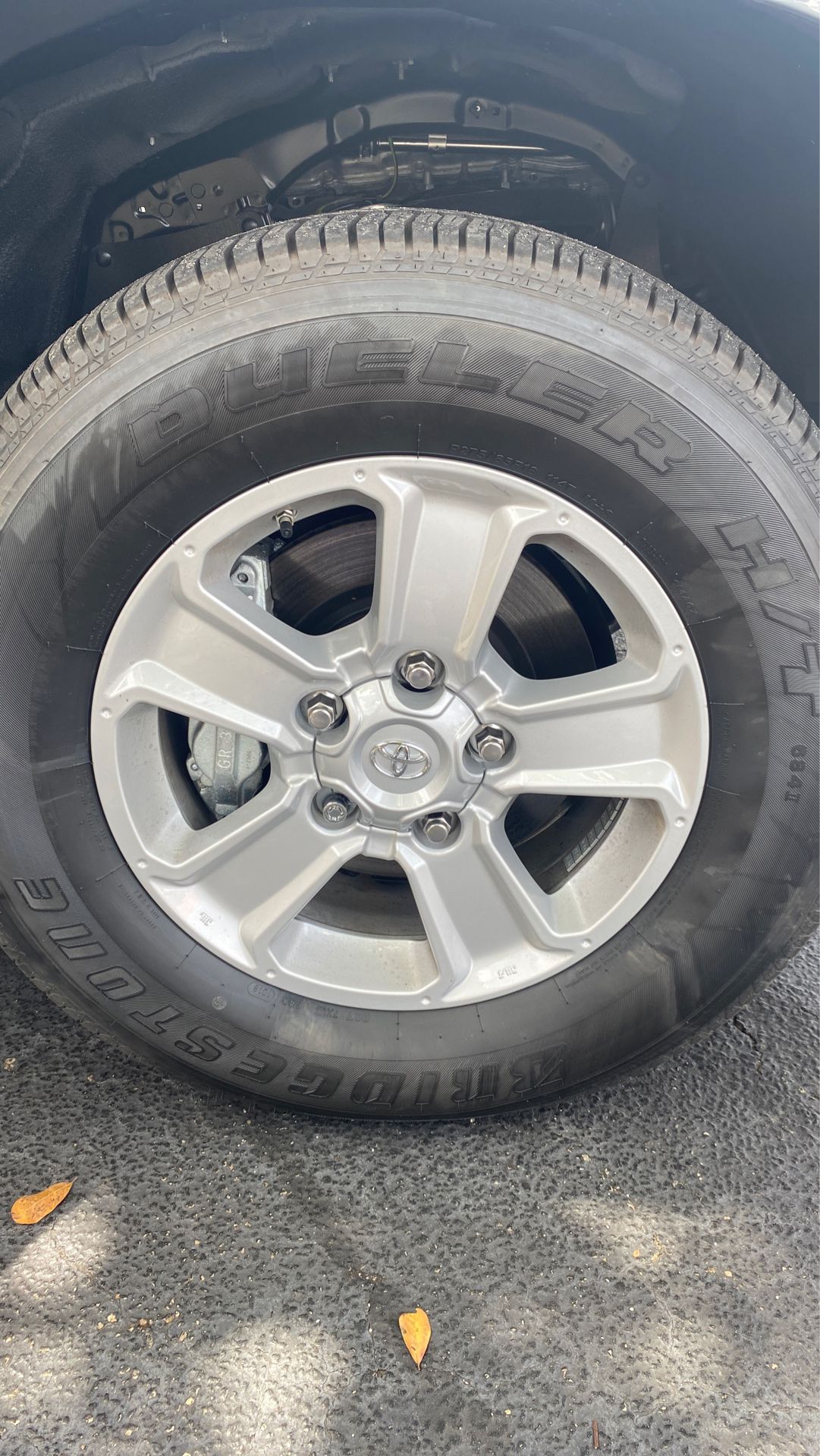 Toyota Tundra 2020 rims and tires