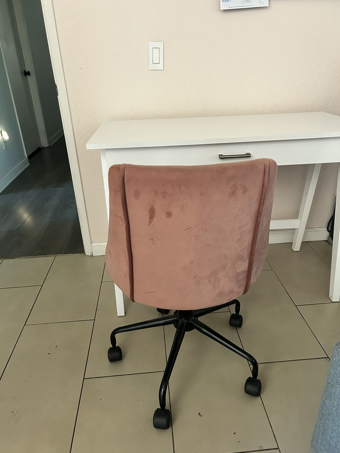 Table Desk And Office Chair