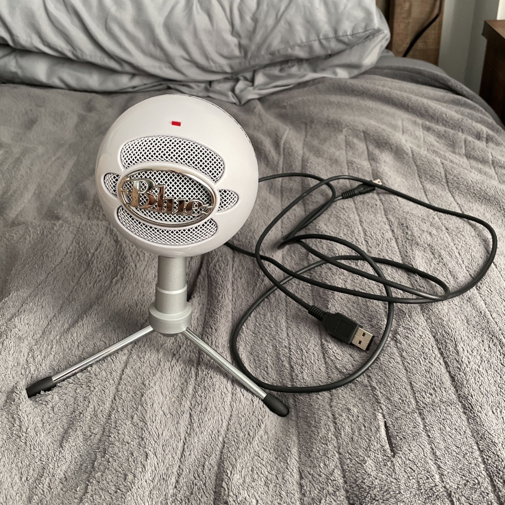 BLUE SNOWBALL (ICE)