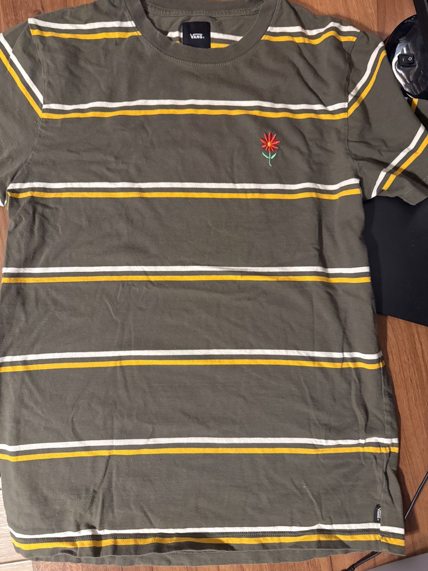 Vans Striped T-Shirt Olive Green Yellow White Red Rose Embroidered Logo Men’s Me
