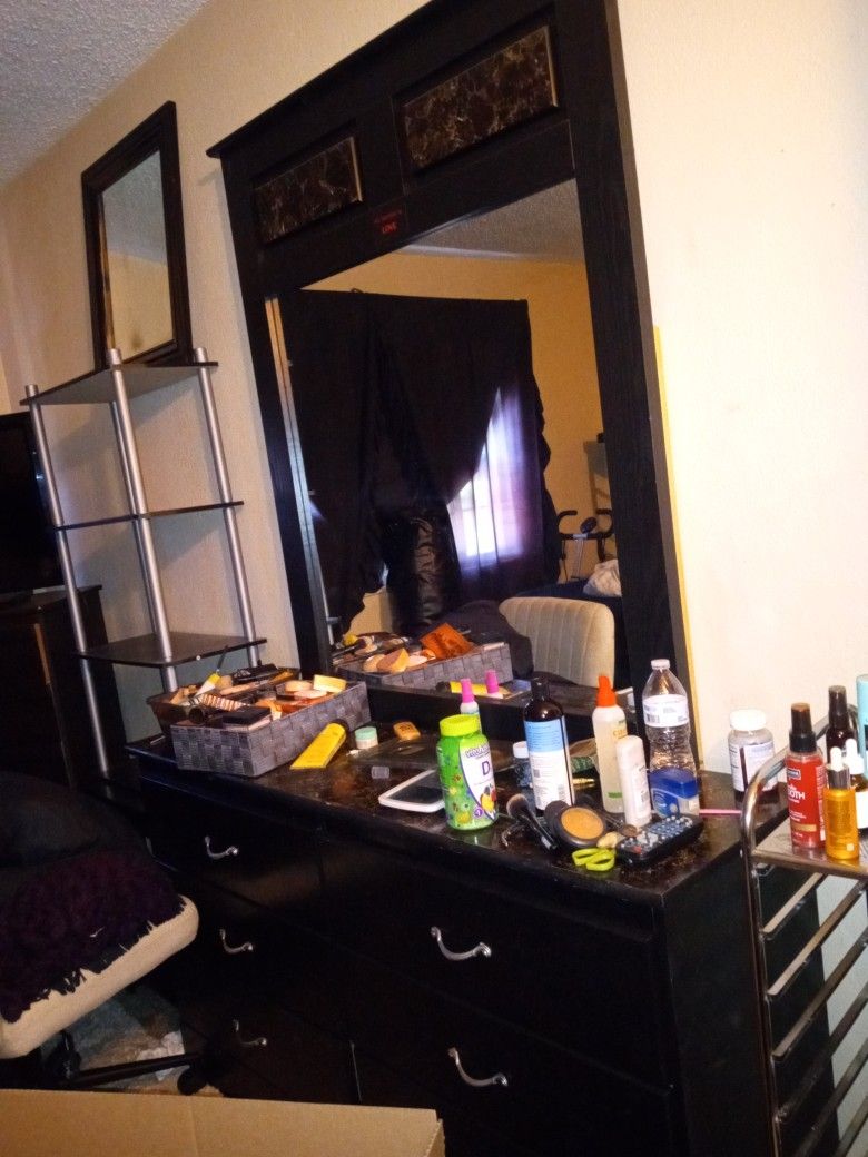 Dresser With A Mirror