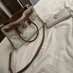 Michael Kors  Hamilton bag with matching wallet 