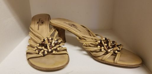 Tommy Bahama low heels