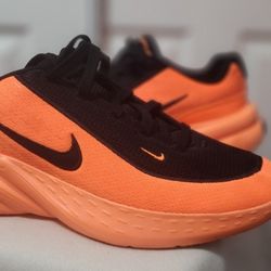 Nike Uplift SC