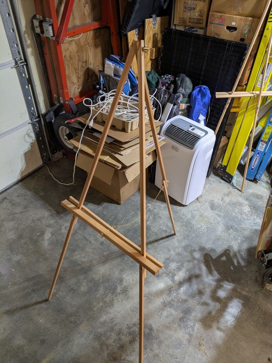 Wood Easel 