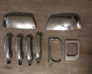 Toyota Tundra chrome items