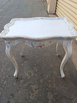 Shabby chic coffee table