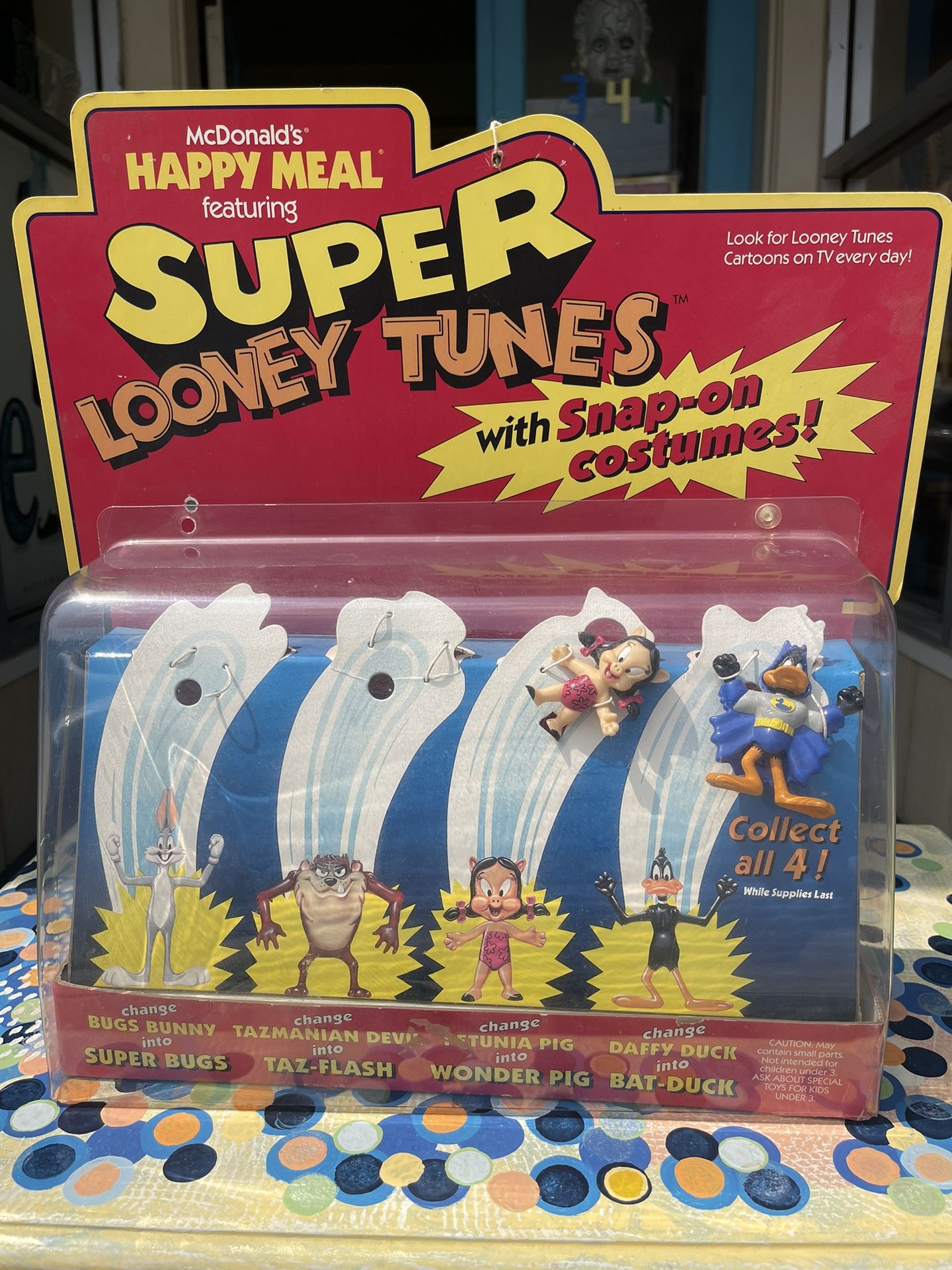 Mcdonald’s Happy Meal Super Looney Tunes Display