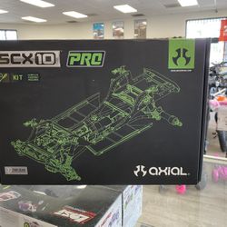 Axial SCX10 Pro 4X4 Kit 1/10 Scale Crawler