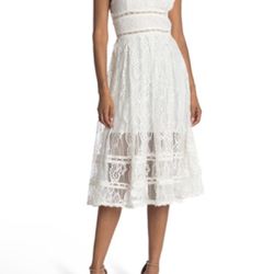 NSR Sleeveless Lace Midi Dress 🤍