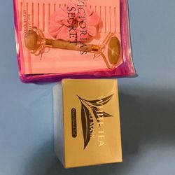 Victoria Secret Brush And Face Mask