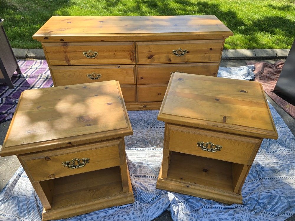 Beautiful Wood Bedroom Set with Dresser and Nightstand Pair