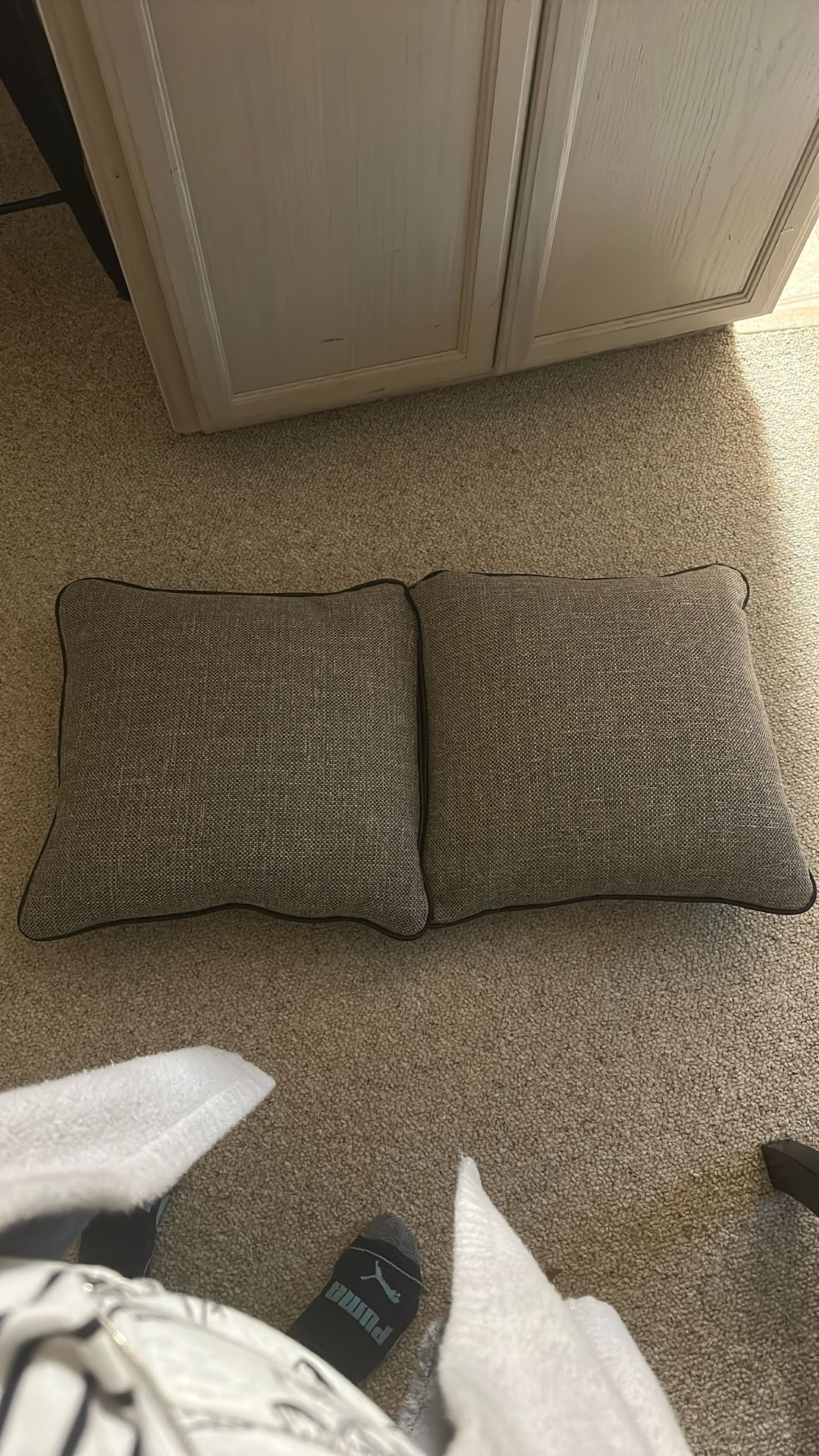 Free throw pillows