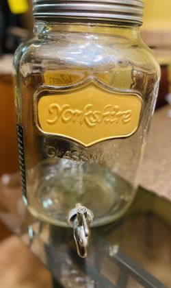 Yorkshire Glassware Beverage Dispenser, 5 liters