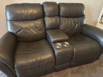 Reclining loveseat