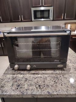 Cadco Lisa Countertop Convection Oven