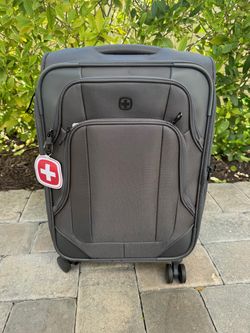 NEW Swissgear Expandable Carry-On Spinner Suitcase - Gray with Tags