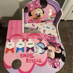 Minnie Mouse Table/desk