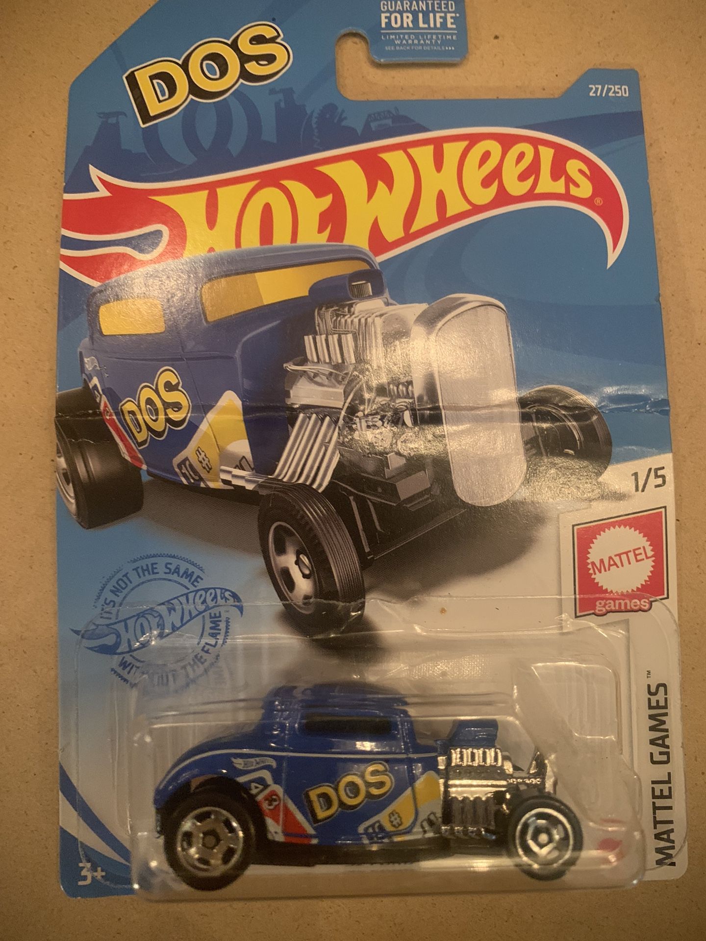 Dos Hotwheels Car