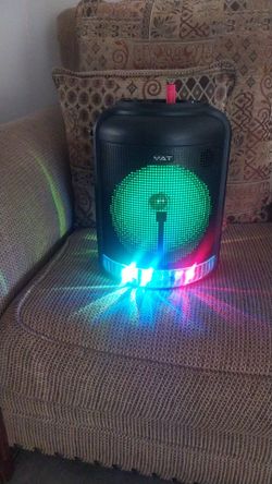 12" H X 10" W YAT BLUETOOTH RECHARGABLE SPEAKER EXCELLENT CONDITION BATTERY IS GOOD