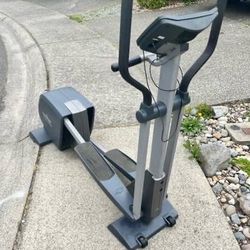 NordicTrack Elliptical CX938 – Smooth, Adjustable Workout!