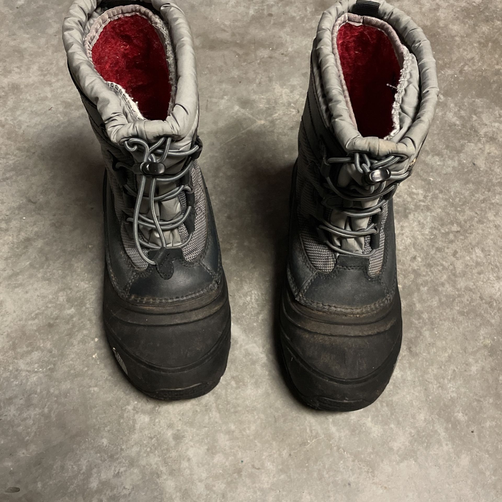 North Face Boots (size 5) Kids