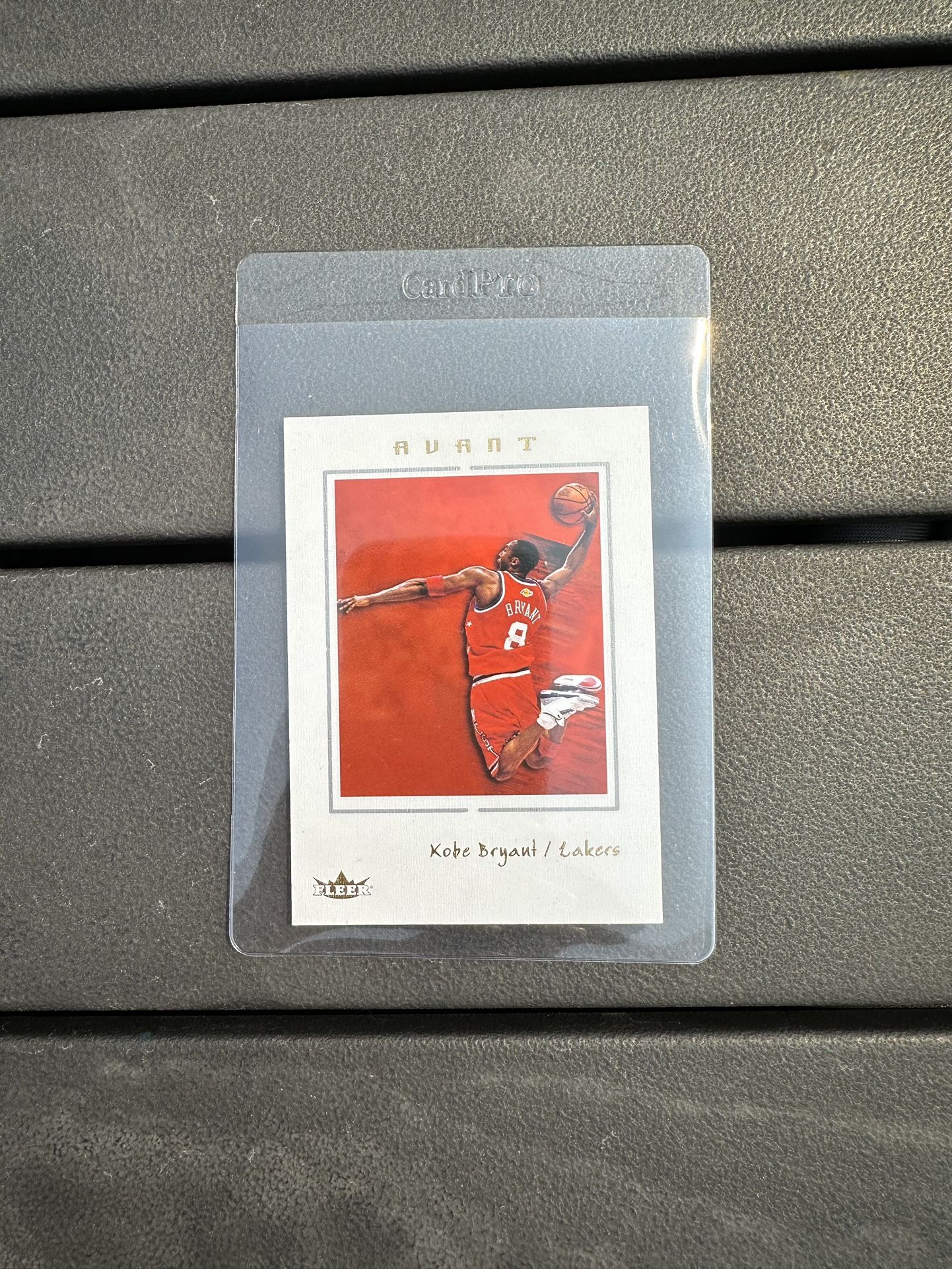 Kobe Bryant Fleer Avant parallel SSP Card 2002-2003